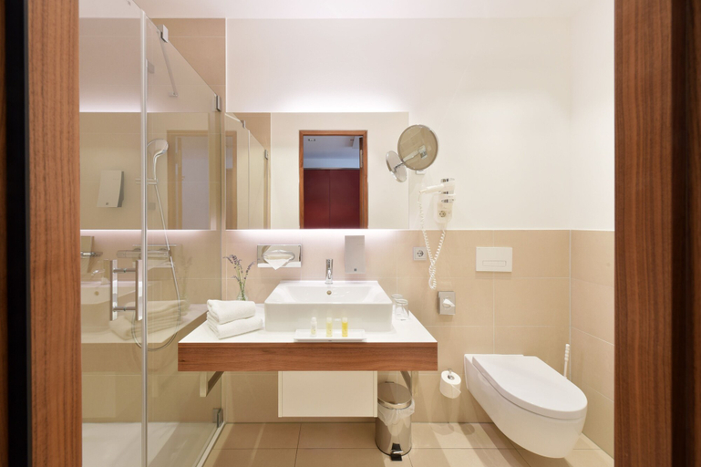 Bathroom 5, AMEDIA Plaza Dresden, Dresden