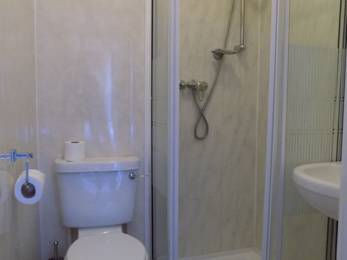 Bathroom 3, The New Royal Windsor Hotel, Blackpool