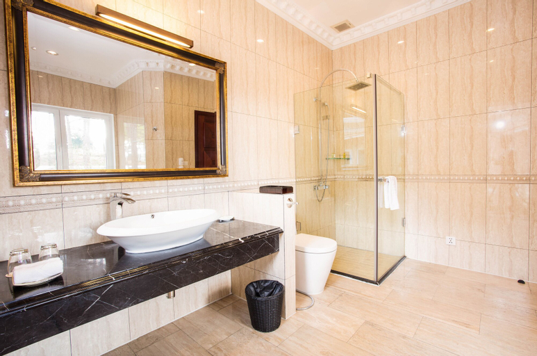 Bathroom 7
