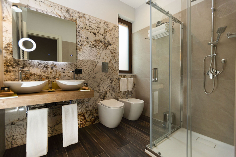 Bathroom 3, Hotel Donna Vì, Palermo