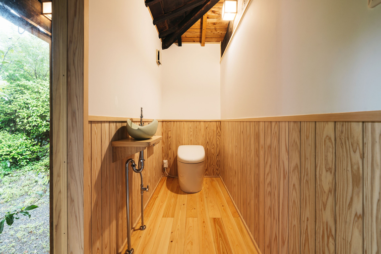 Bathroom 3, RITA Izumifumoto, Izumi