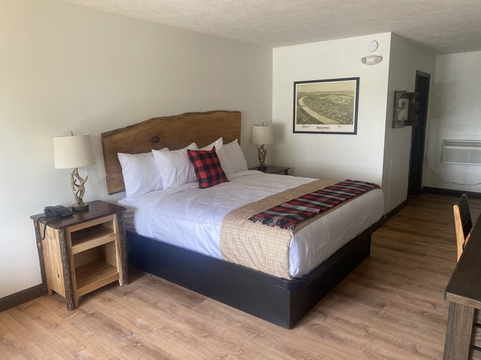 Bedroom 4, Travelodge By Wyndham Emlenton, Venango