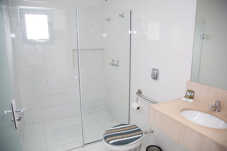 Bathroom 3, 55 Smart Hotel, Joinvile