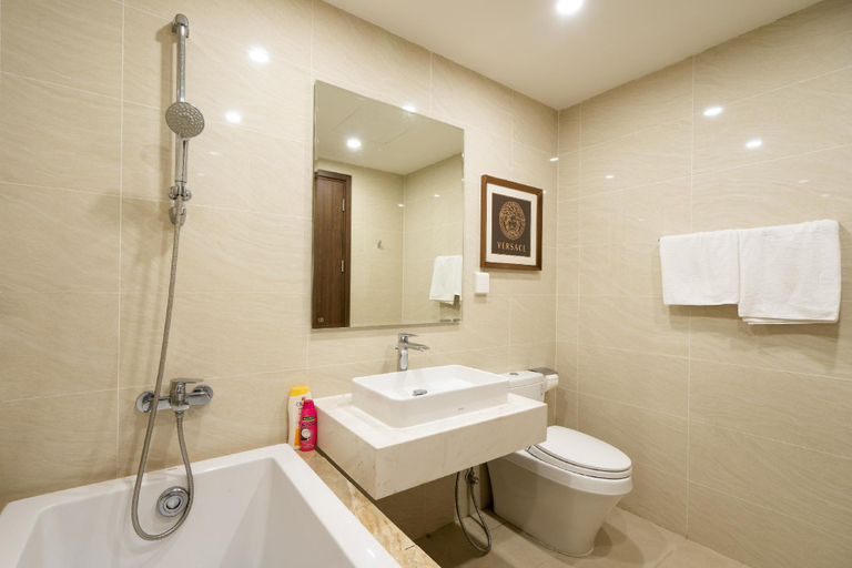 Bathroom 3, Saigon Royal, the Oak wooden apt amazing view , District 4