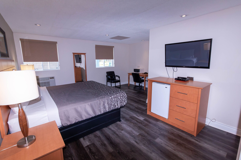 Others 3, Borden Inn & Suites, Simcoe