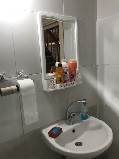 Bathroom 4, Kublay's, Gelibolu