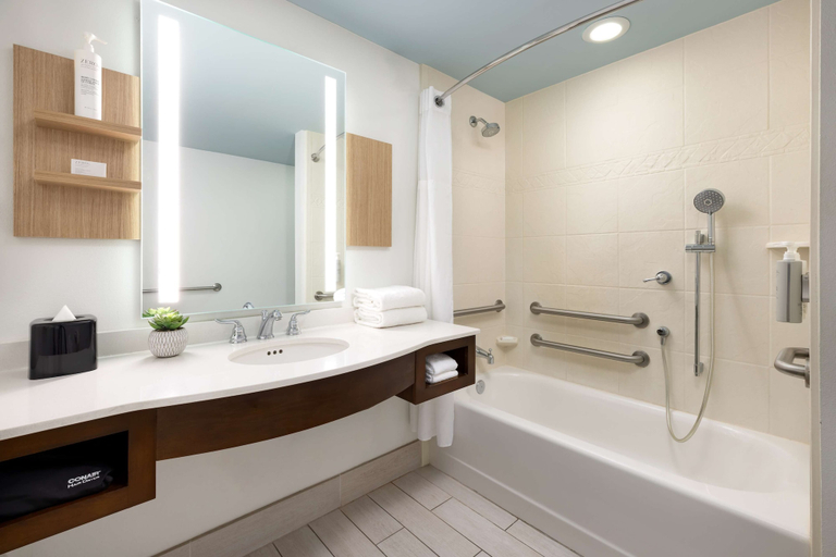 Bathroom 4, Hilton Garden Inn Key West / The Keys Collection, Monroe