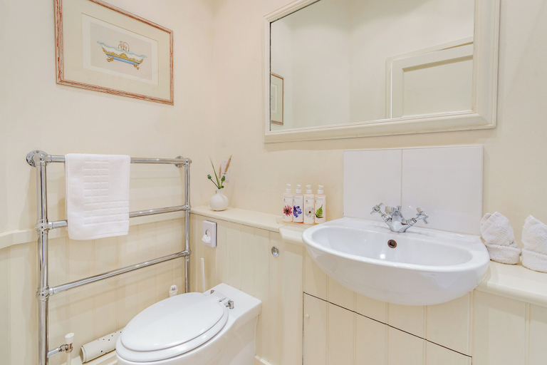 Bathroom 3, Catherine Tiger Inn, East Sussex