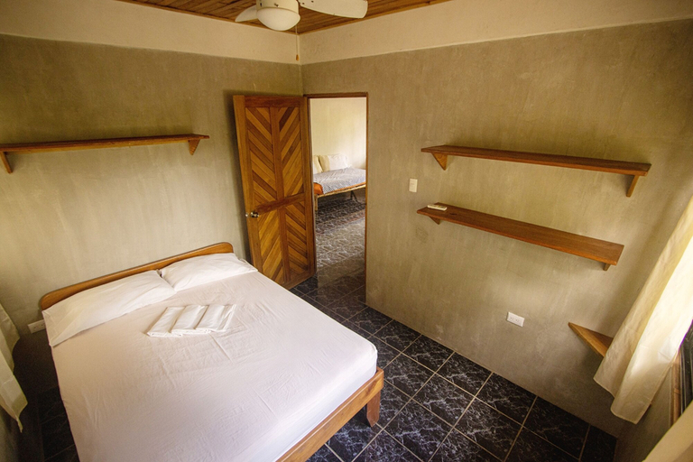Bedroom 2, Don Jons Lodge -Surf & Yoga, Puntarenas
