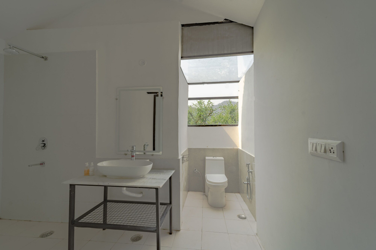 Bathroom 4, The Ayali Riverside Resort By Alivaa, Garhwal