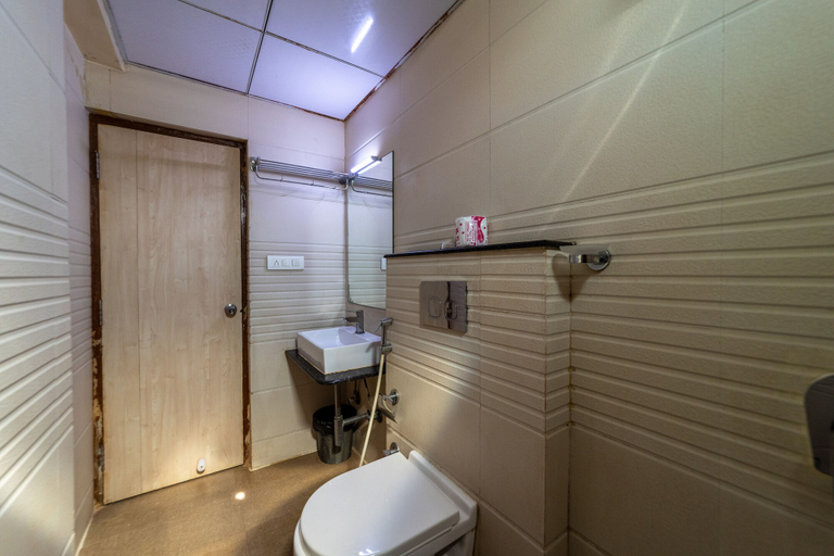 Bathroom 4, Tetrad Hotel - International Airport Road Hebbal, Bangalore