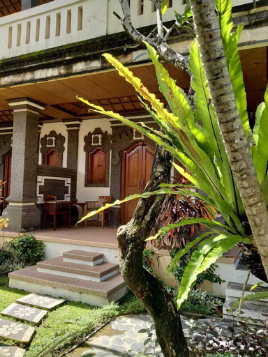 Exterior 12