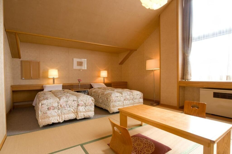 Bedroom, Kasuga No Mori, Saku