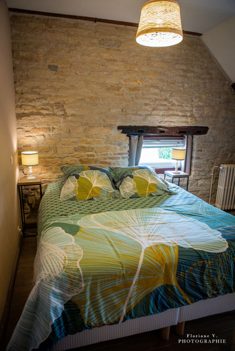 Bedroom 3, Aux Mésanges, Côte-d'Or