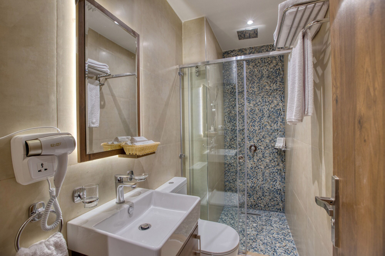 Bathroom 5, Nozol Pyramids Hotel and Spa, Al-Ahram