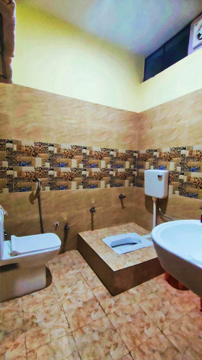 Bathroom 3, Hotel Rudra Paradise, Varanasi