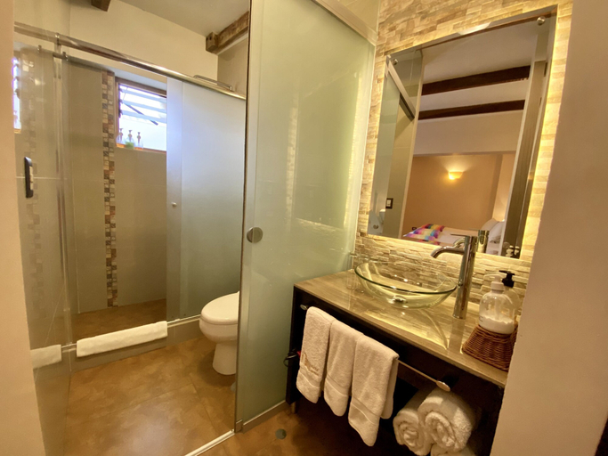 Bathroom 3, Mistico San Blas, Cusco