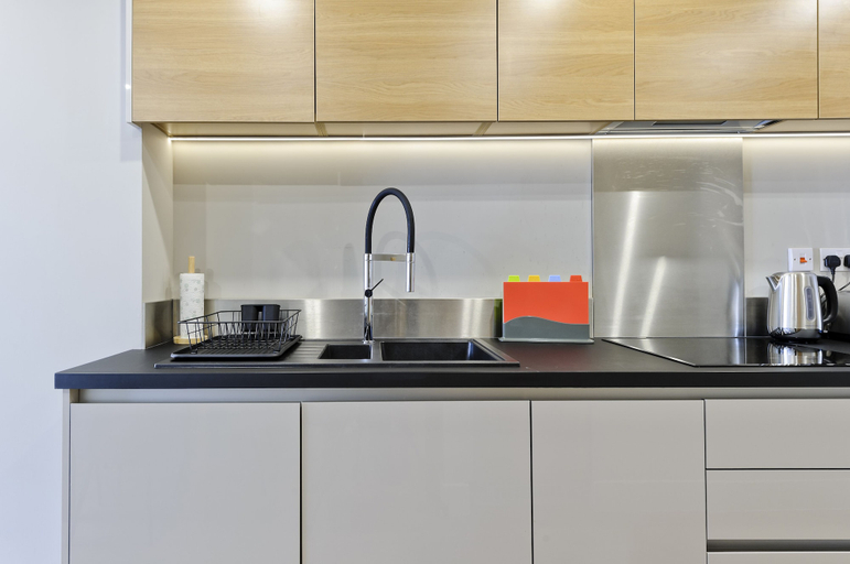 Others 5, Immaculate new Apartment in Chelsea by Underthedoormat, London