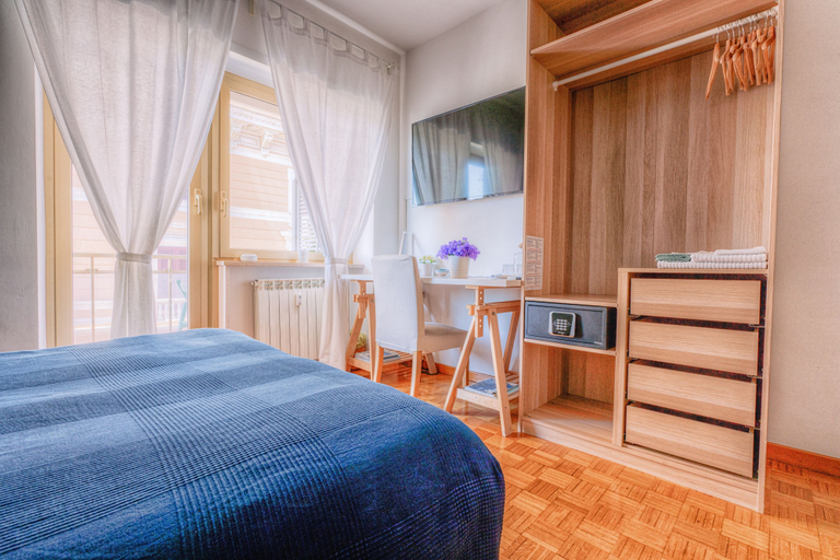 Bedroom 4, La Casa sul Mare, Rome