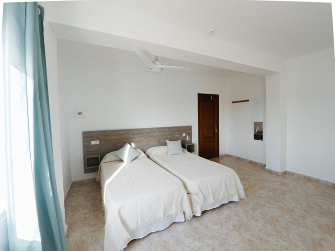 Bedroom 3, Hostal Cala Llombards, Baleares