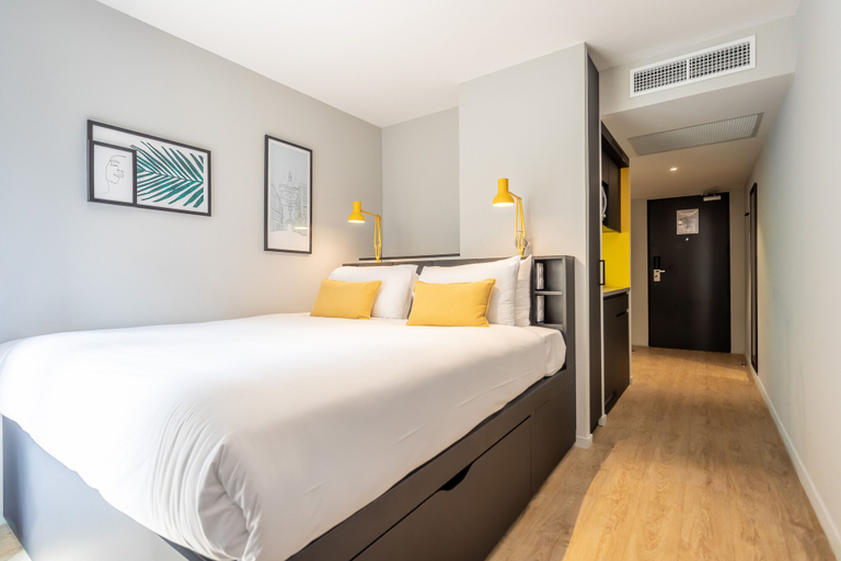 Bedroom 4, Staycity Aparthotels, Bordeaux City Centre, Gironde