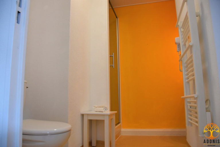 Bathroom 4, Adonis Grandcamp - Les Isles de Sola, Calvados