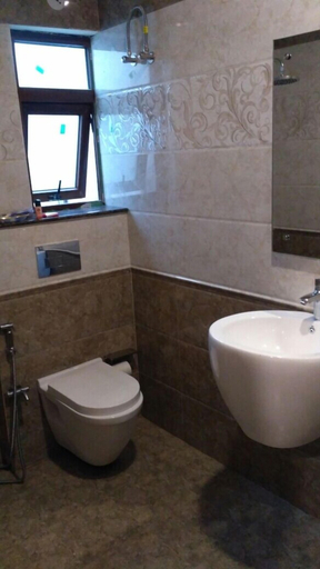 Bathroom 4, Hillcrest Metro, The Nilgiris