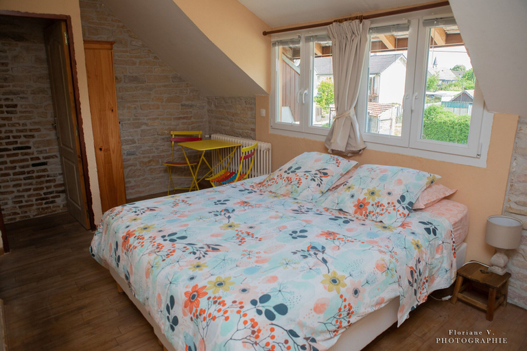 Bedroom 2, Aux Mésanges, Côte-d'Or