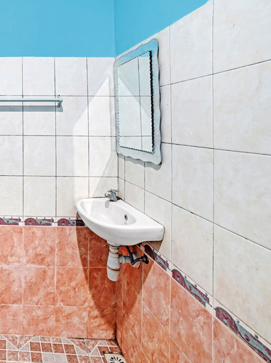Bathroom 4, Hotel O Wisma Kuta Karang Baru, Lhokseumawe