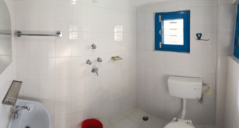 Bathroom 4, R&R Guest House, Gandaki