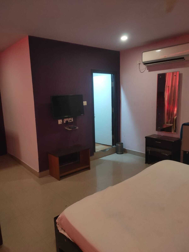 Bedroom 2, iROOMZ Hotel Diamond Park, Hyderabad