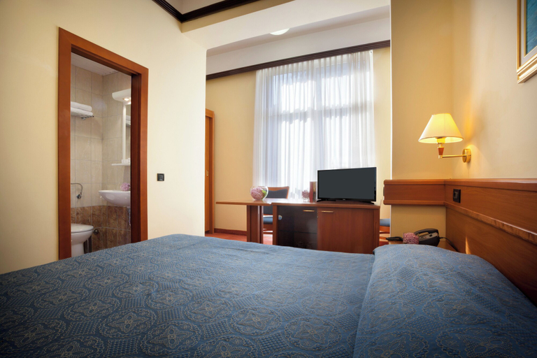 Bedroom 3, Hotel Kristal - Liburnia, Opatija/Veprinac