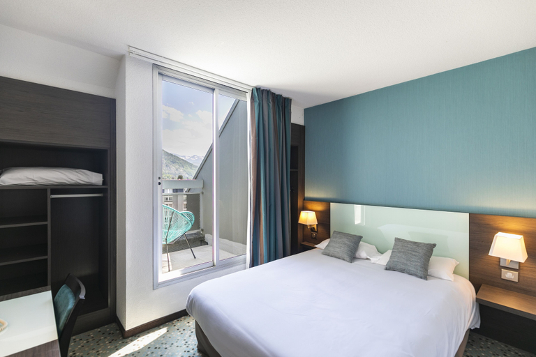 Bedroom 3, Hotel Miramont, Hautes-Pyrénées