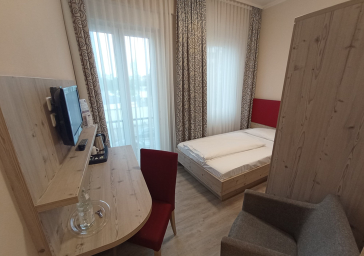 Bedroom 3, Trip Inn PostHotel Düren, Düren