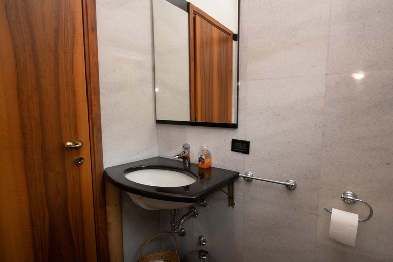 Bathroom 4, Piccola Pepita, Brescia