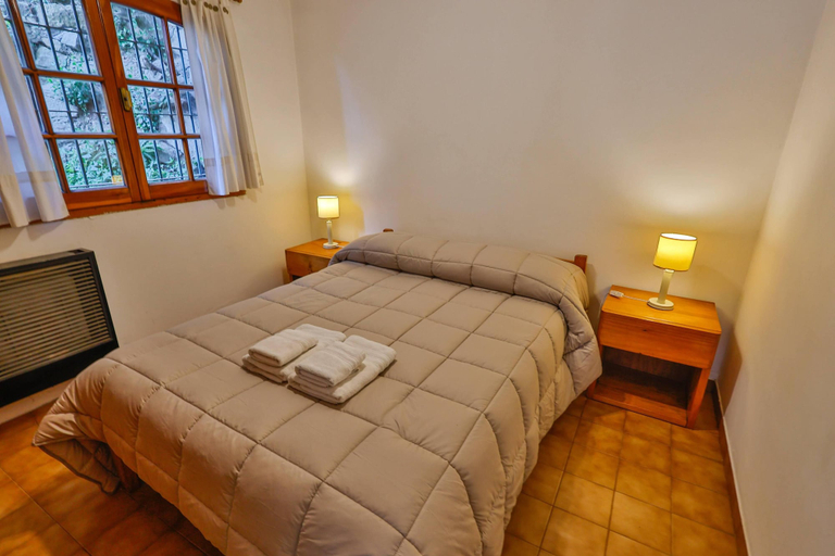 Bedroom 2, La Ponderosa Apart Hotel, Bariloche