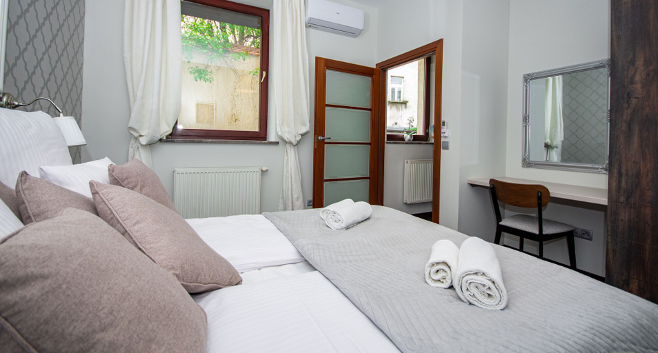 Bedroom 3, InPoint Old Town- Apartment with garden, Kraków City