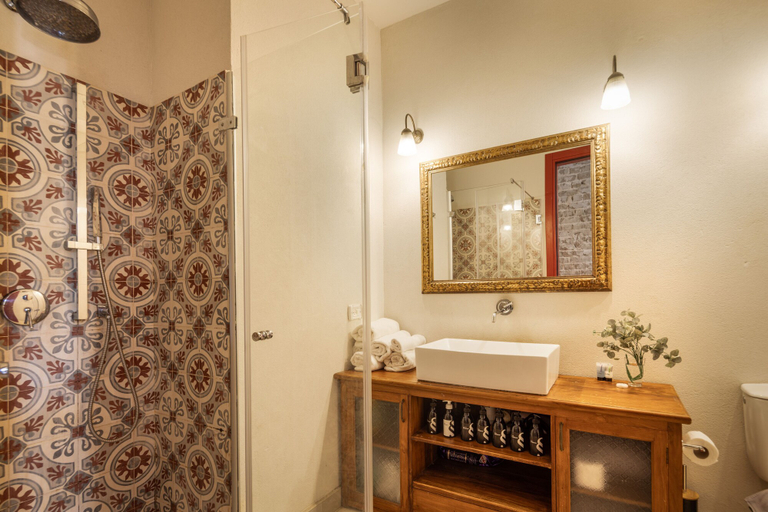 Bathroom 2, Seaside Vintage Dream by Sea N' Rent