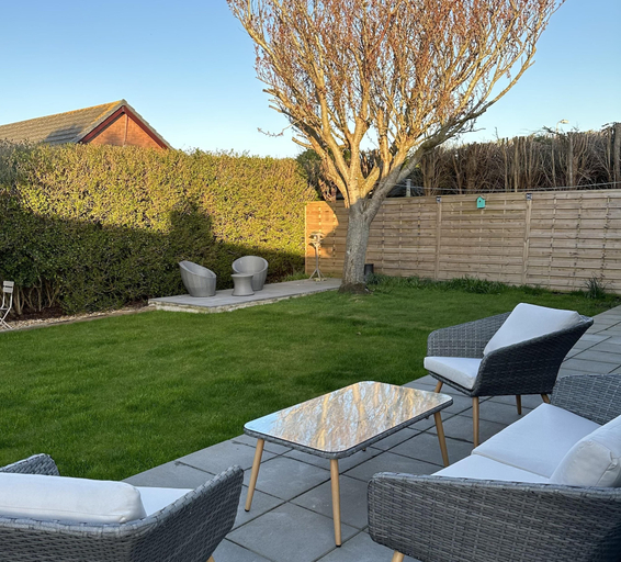 Others 5, Stylish, Dog Friendly Coastal Bungalow With Garden, Anglesey