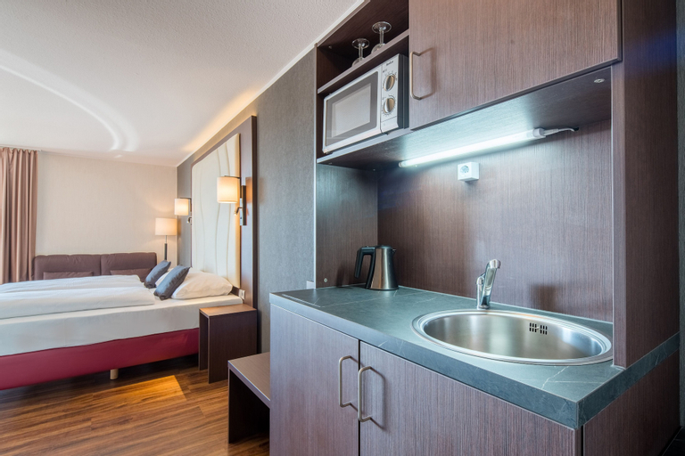 Bedroom 3, Amedia Frankfurt Airport, Trademark Collection by Wyndham, Groß-Gerau