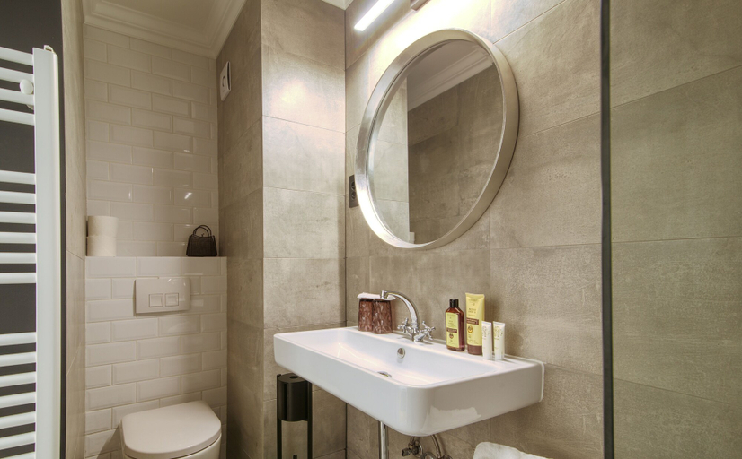 Bathroom 4, Apartments Kavenija, Maribor