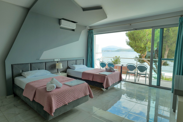 Bedroom 3, Oceanic Overview Suites, Sarandës