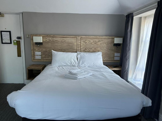 Bedroom 2, Penwig Hotel, Ceredigion