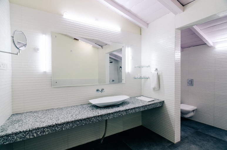 Bathroom 4, The Pavilion, Nainital