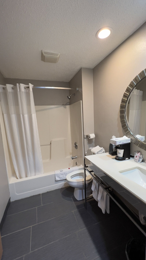 Bathroom 4, Days Inn by Wyndham Great Lakes Naval Base, Lake