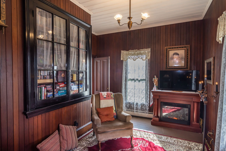 Others 5, Historical John Rast House, Douglas