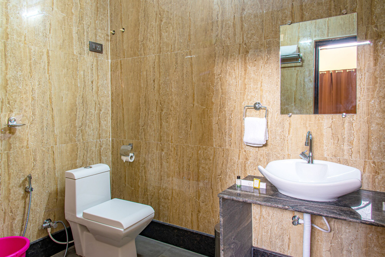 Bathroom 4, Mastiff Select Terrain Dandeli, Uttara Kannada