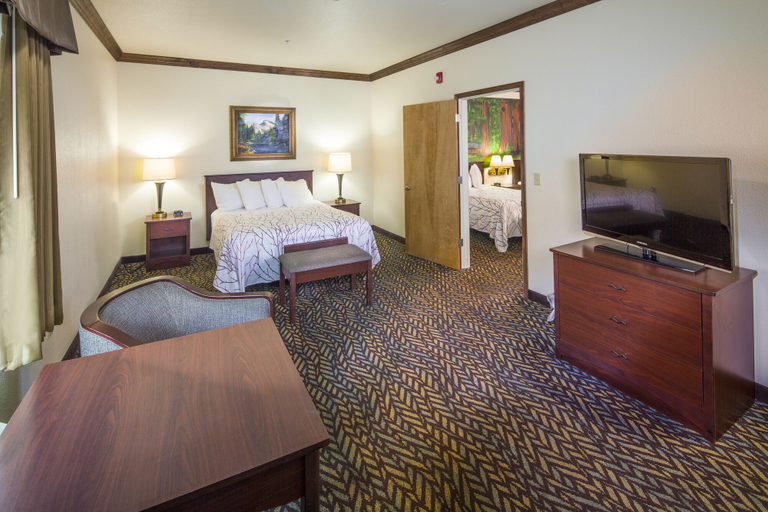 Bedroom 3, Best Western Plus Yosemite Gateway Inn, Madera