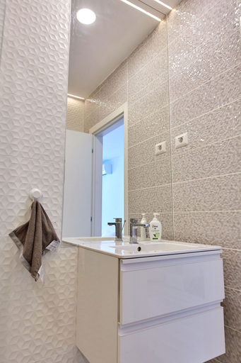 Bathroom 3, Apartamente La Butoaie, Navodari