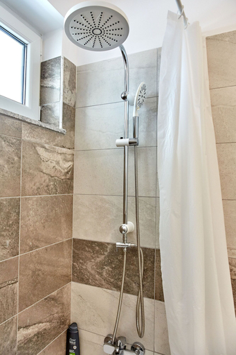 Bathroom 4, Apartamente Astoria, Navodari